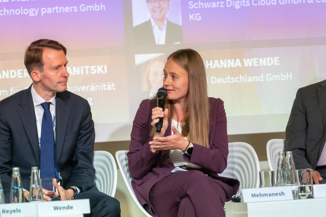 Johanna Wende spricht auf dem 12. Zukunftskongress