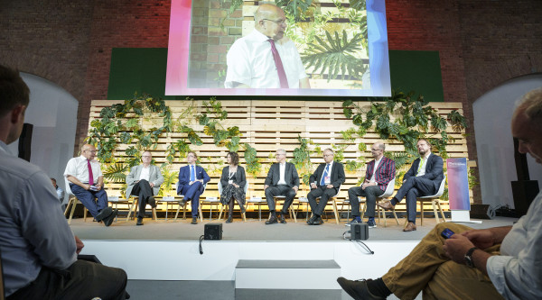 Zukunftskongress 2025 Gespräch am Abend