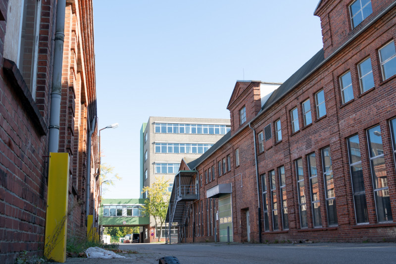 Dataport am Standort Kiel-Friedrichsort Dataport Friedrichsort; Backstein; OZG; agil; Software; Verwaltung; Digitalisierung