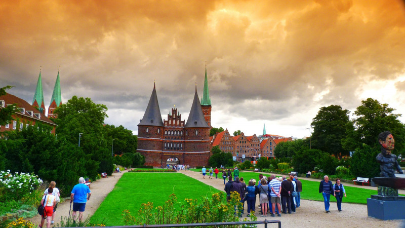 Holstentor in Lübeck Holsten-Tor in Lübeck; IT-Panungsrat; Resch; Kommunen; VITAKO: IT-Dienstleister