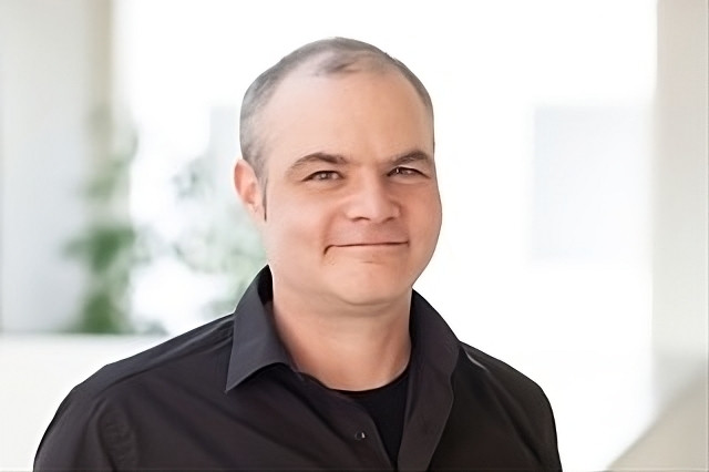 Patrick Aichroth Media Distribution and Security, Fraunhofer-Institut für Digitale Medientechnologie (IDMT) Patrick Aichroth, Fraunhofer IDMT