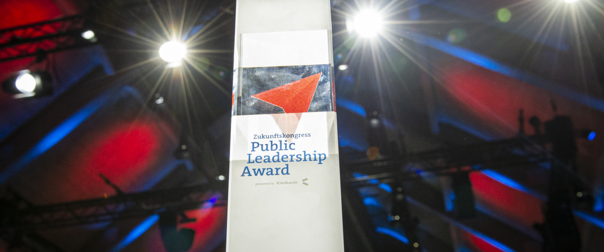 Public_Leadership_Award_Pokal_Copyright_Simone_M_Neumann