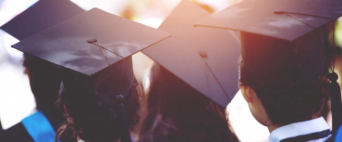Nachwuchsbarometer 2019: Was hält Studierende von einer beruflichen Zukunft in der Verwaltung ab?| 10 Empfehlungen für Behörden; Verwaltung; Next:Public; Köppl
