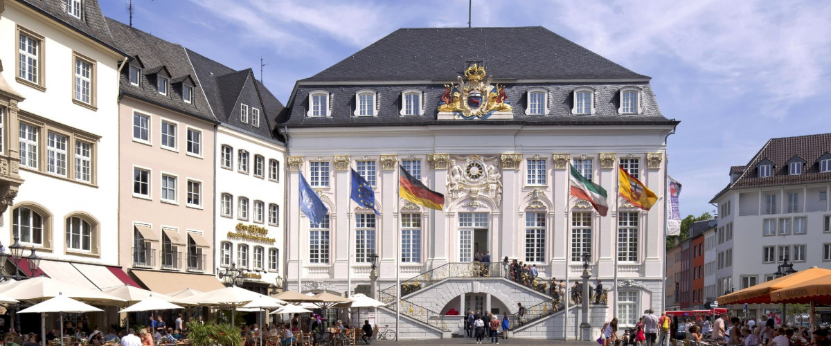 Was wir bereits gelernt haben – Ein Praxisbericht zur Umsetzung des Onlinezugangsgesetzes in der Bundesstadt Bonn Altes Rathaus Bonn