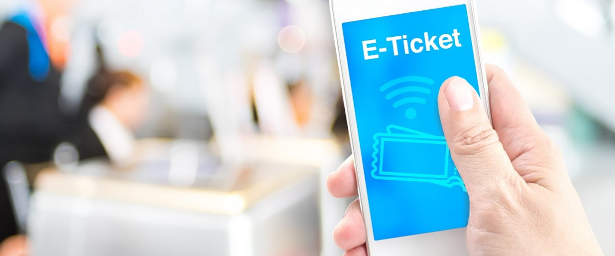 Ein Smartphone mit einem E-Ticket