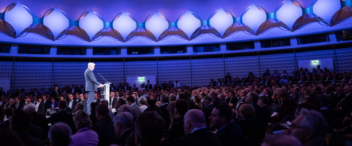 7. Zukunftskongress Staat & Verwaltung; Horst Seehofer im Plenum